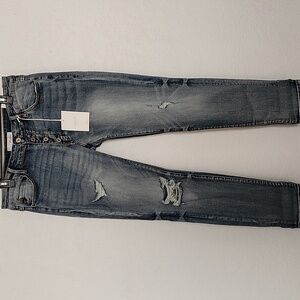 Women Kancan Jeans Relaxed Straight Distressed Light Wash Button Fly NWT 11/29